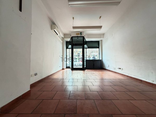 locale commerciale in affitto a Roma in zona Ostiense