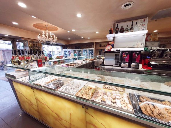 negozio in affitto a Roma in zona Torre Angela