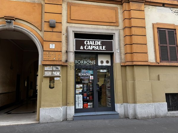 locale commerciale in affitto a Roma in zona Appio Latino
