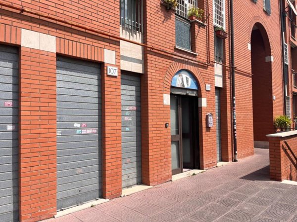 negozio in affitto a Roma in zona Appio Claudio