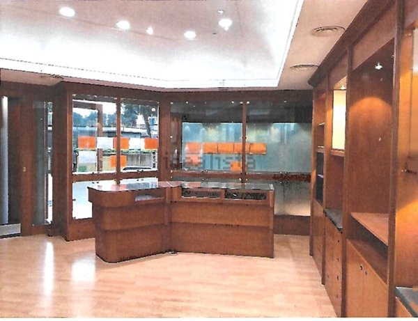 negozio in affitto a Roma in zona Cinecittà