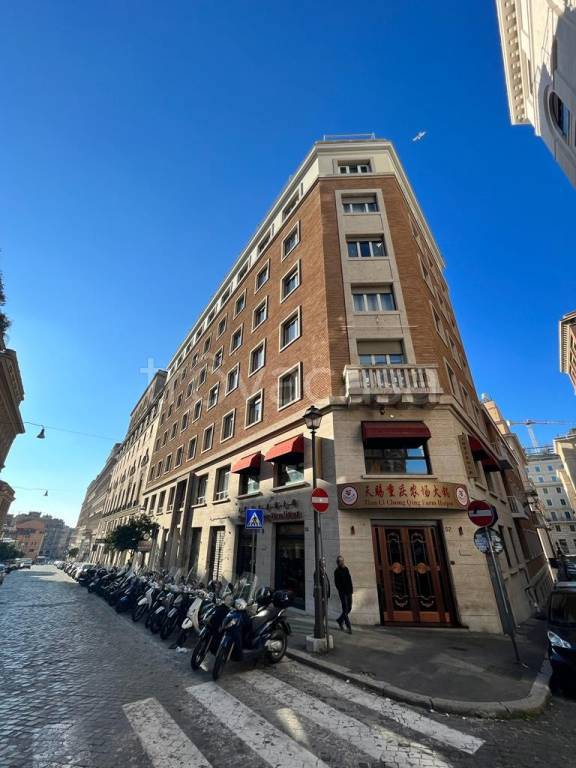 appartamento in affitto a Roma in zona Trevi-Colonna