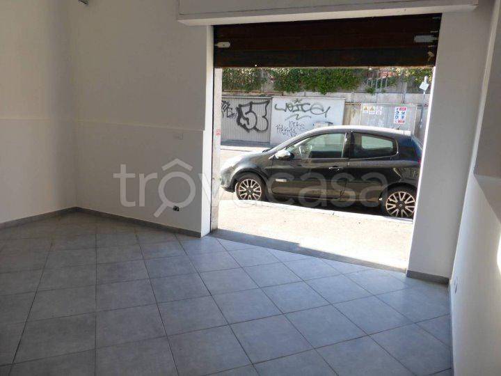 negozio in affitto a Roma in zona La Pisana