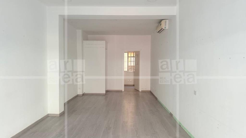 negozio in affitto a Roma in zona Cinecittà