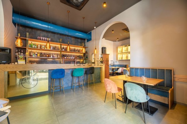 negozio in affitto a Roma in zona Appio Latino