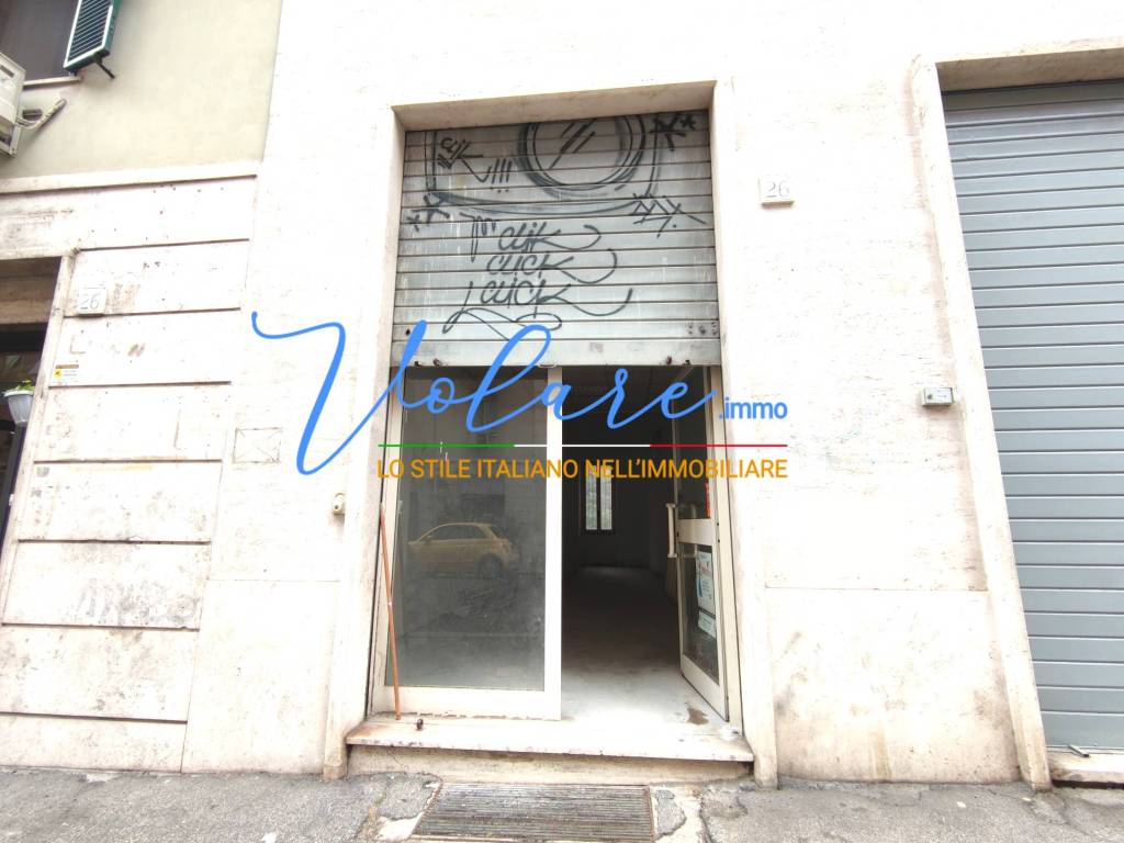 negozio in affitto a Roma in zona Tuscolano