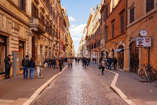 negozio in affitto a Roma in zona Campo Marzio