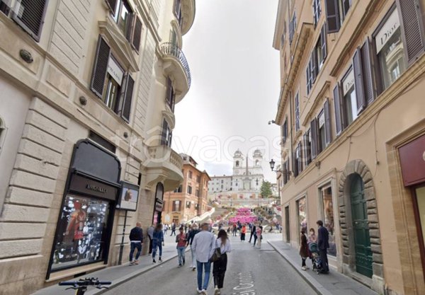 negozio in affitto a Roma in zona Trevi-Colonna
