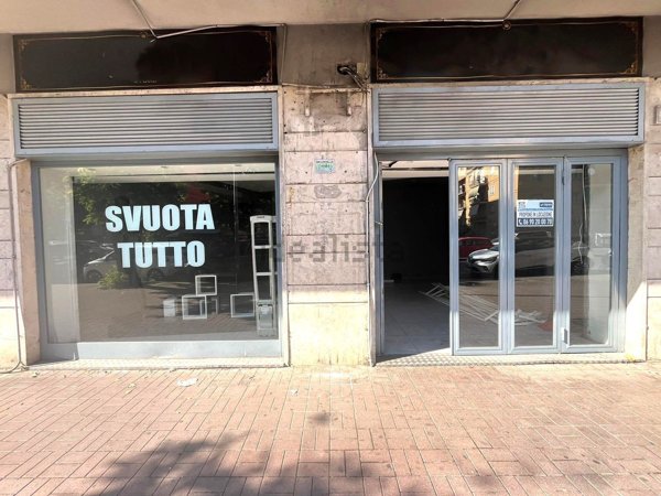 locale commerciale in affitto a Roma in zona Ostia