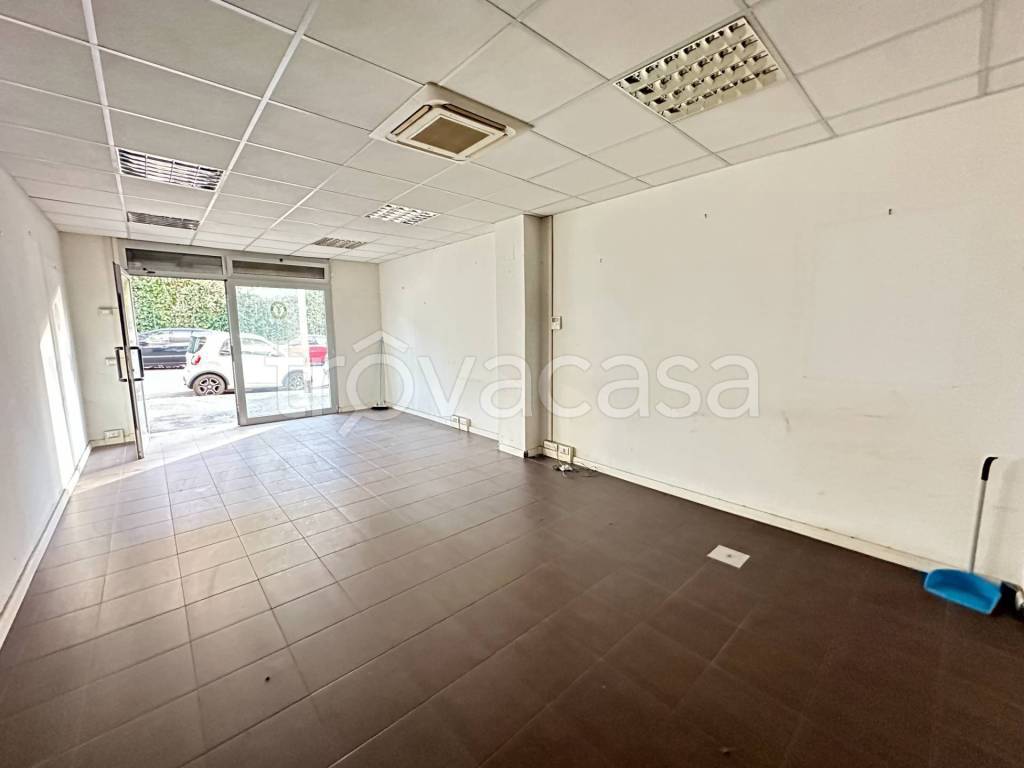 negozio in affitto a Roma in zona Ostiense