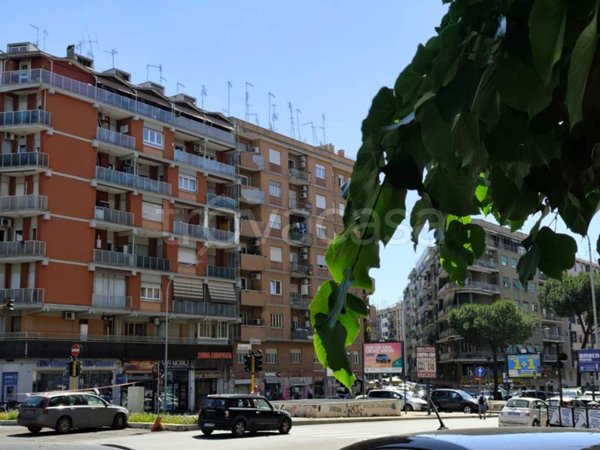negozio in affitto a Roma