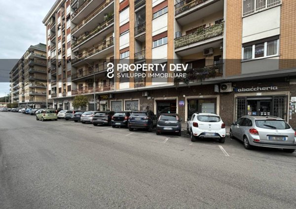 negozio in affitto a Roma in zona Tuscolano