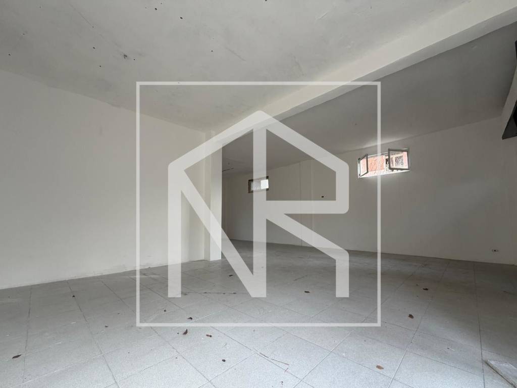 negozio in affitto a Roma in zona Borghesiana