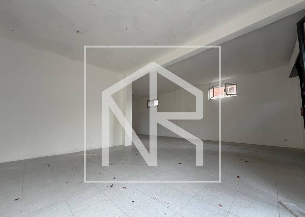 negozio in affitto a Roma in zona Borghesiana