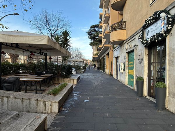 locale commerciale in affitto a Roma in zona San Saba - Ripa