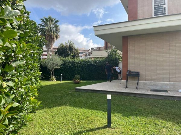 casa indipendente in affitto a Roma in zona Mezzocammino