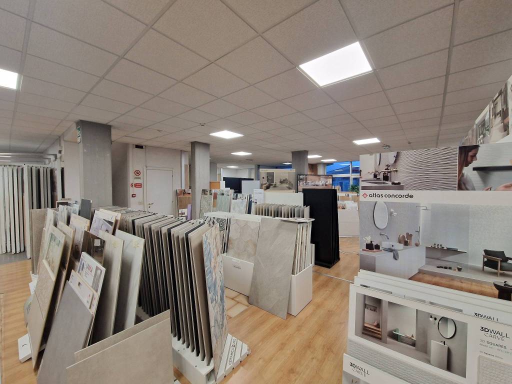 intera palazzina in affitto a Roma in zona Torre Angela