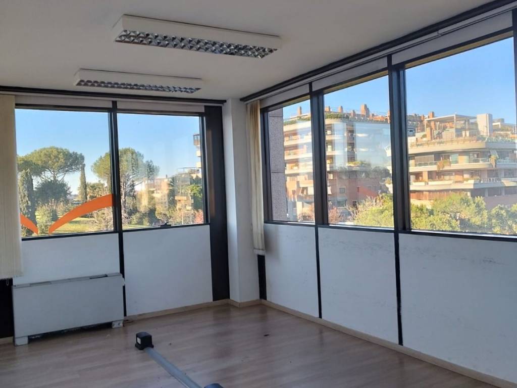 ufficio in affitto a Roma in zona Torrino