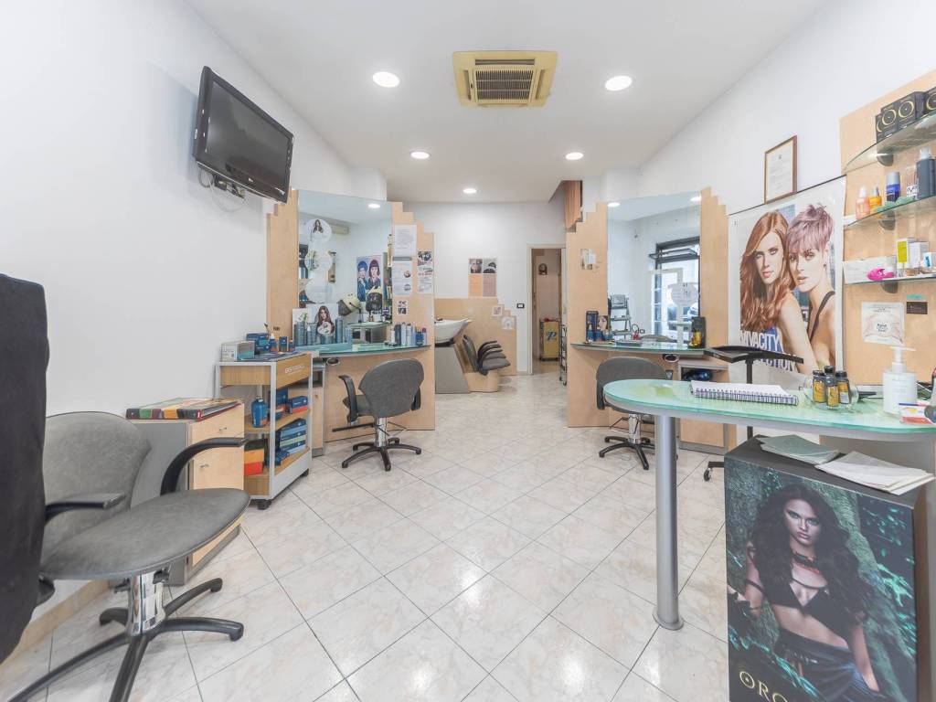 negozio in affitto a Roma