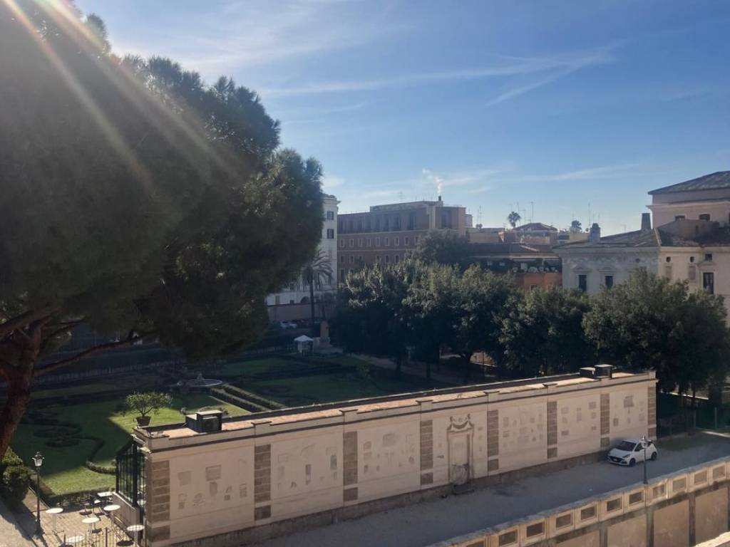 appartamento in affitto a Roma in zona Trevi-Colonna