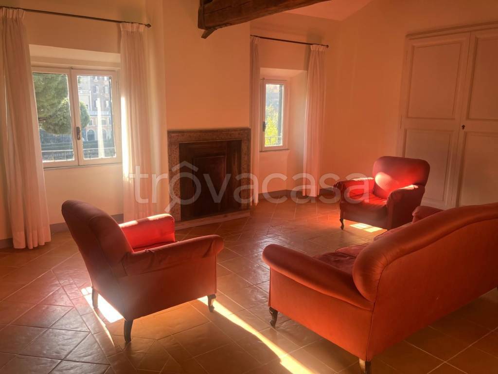 appartamento in affitto a Roma in zona Trevi-Colonna