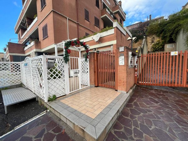 appartamento in affitto a Roma in zona Pantan Monastero
