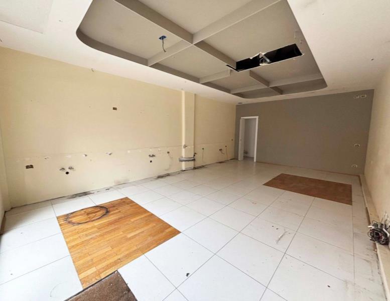 negozio in affitto a Roma in zona Cinecittà