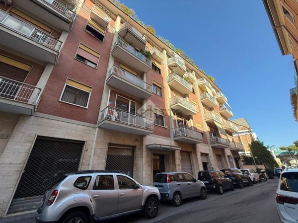 locale commerciale in affitto a Roma in zona Aurelio