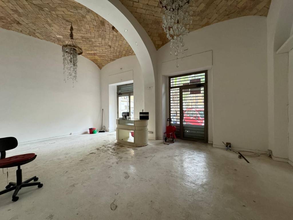 negozio in affitto a Roma in zona Testaccio
