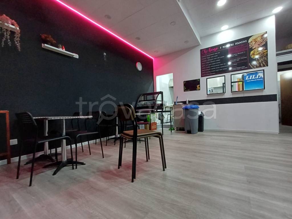 negozio in affitto a Roma in zona Cinecittà