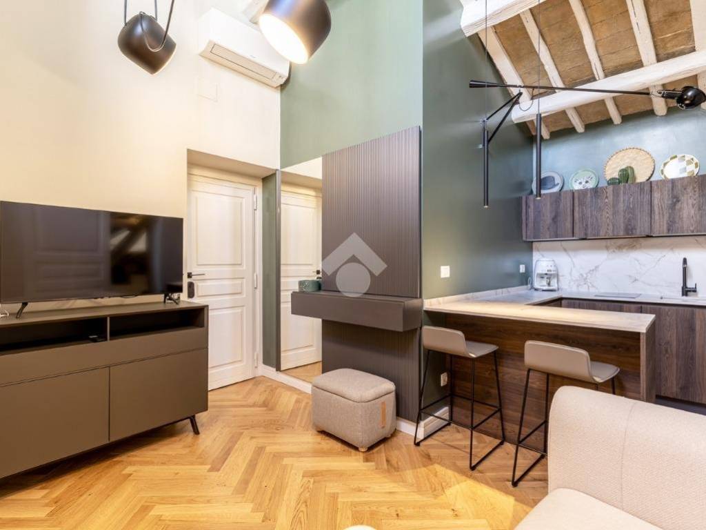 appartamento in affitto a Roma in zona Trevi-Colonna