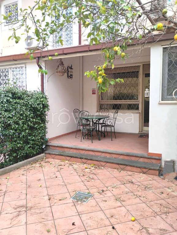 casa indipendente in affitto a Roma in zona Casal Palocco