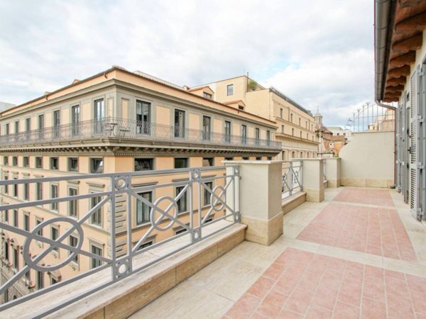 appartamento in affitto a Roma in zona Trevi-Colonna