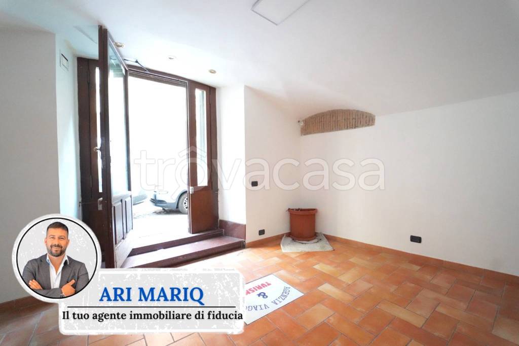 negozio in affitto a Roma in zona Lunghezza