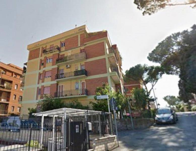locale commerciale in affitto a Roma in zona Tomba di Nerone