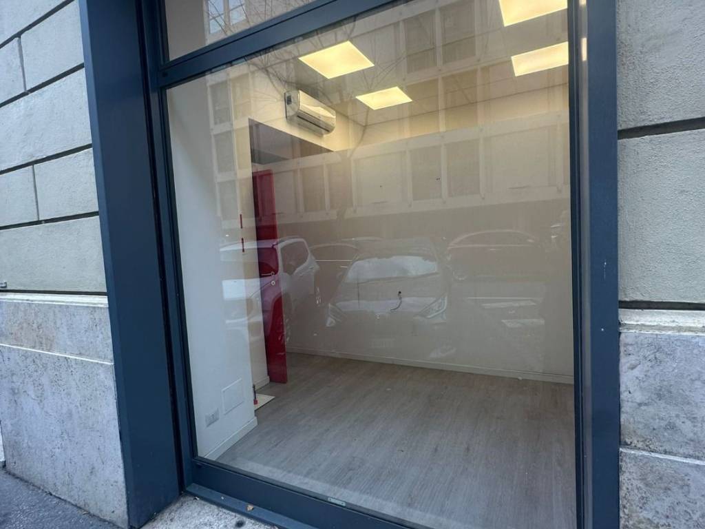 negozio in affitto a Roma in zona Rione Prati