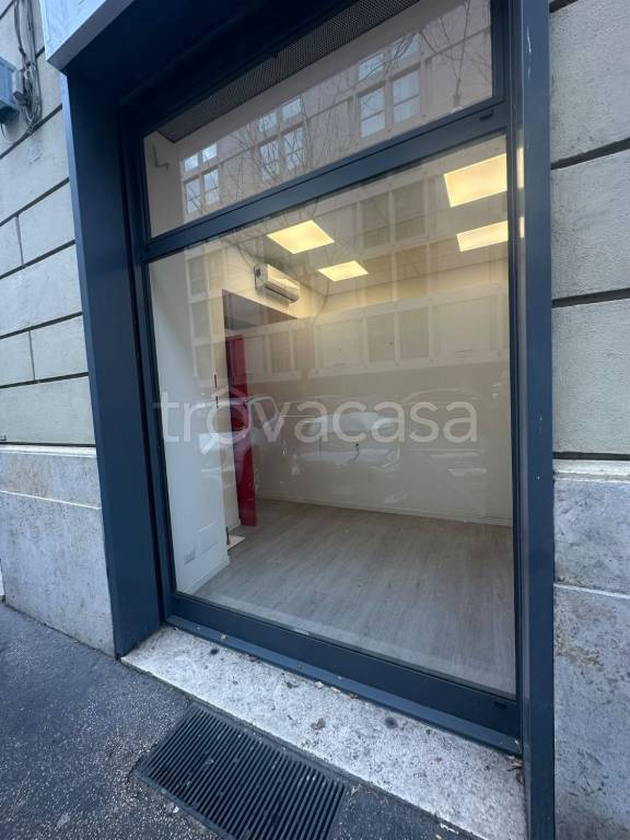 negozio in affitto a Roma in zona Rione Prati