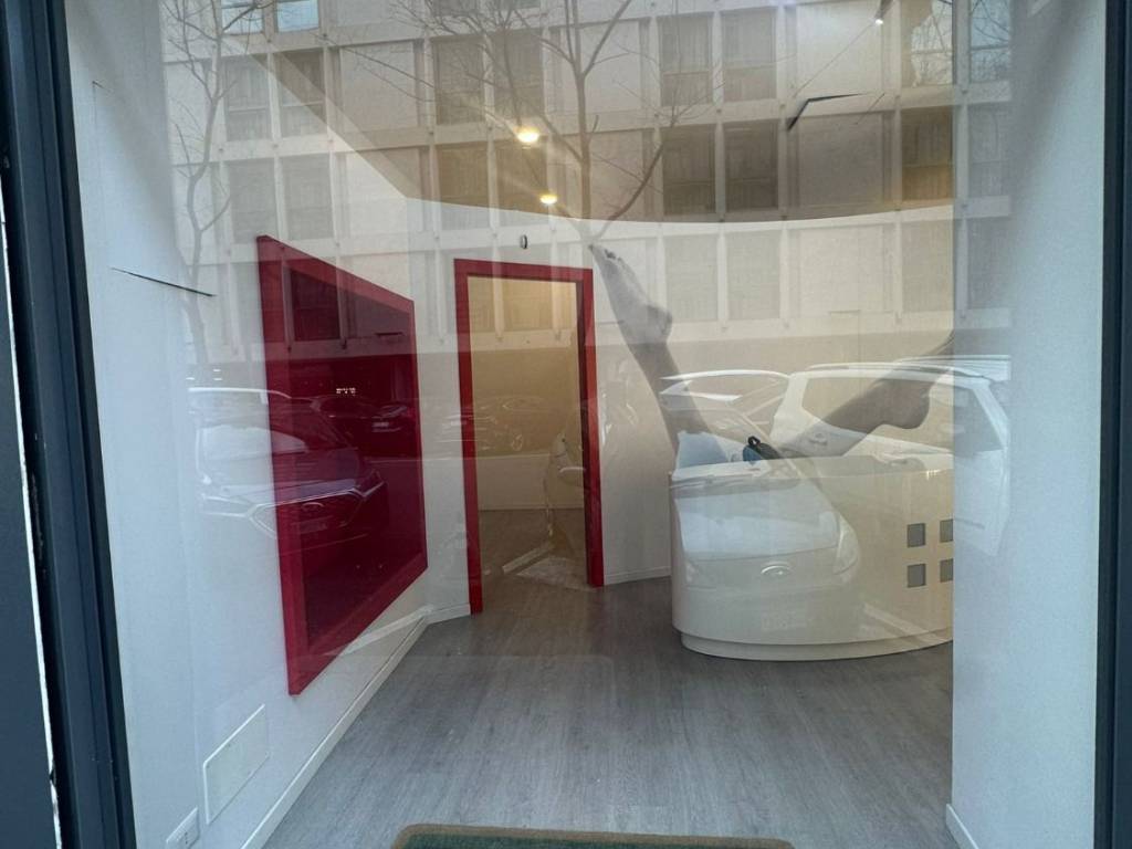 negozio in affitto a Roma in zona Rione Prati