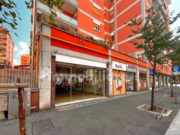 negozio in affitto a Roma
