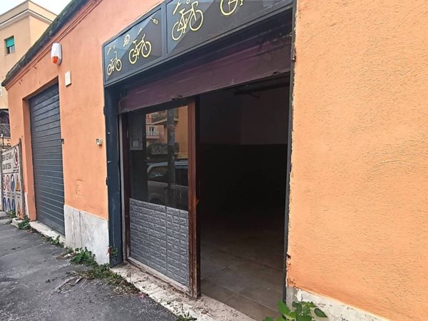 negozio in affitto a Roma in zona Ostia