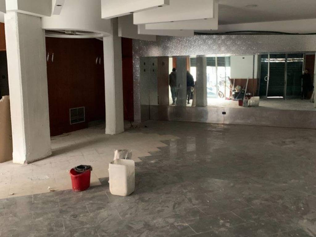 negozio in affitto a Roma