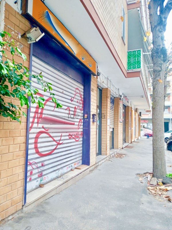 locale commerciale in affitto a Roma in zona Ostia