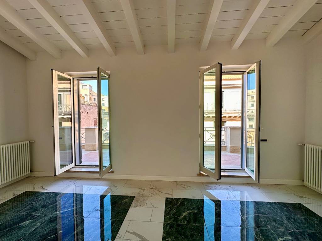 appartamento in affitto a Roma in zona Trevi-Colonna