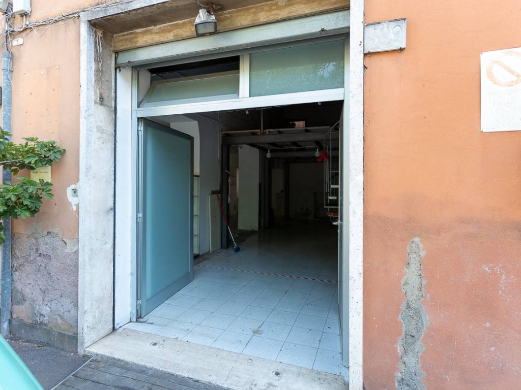 negozio in affitto a Roma in zona Portuense