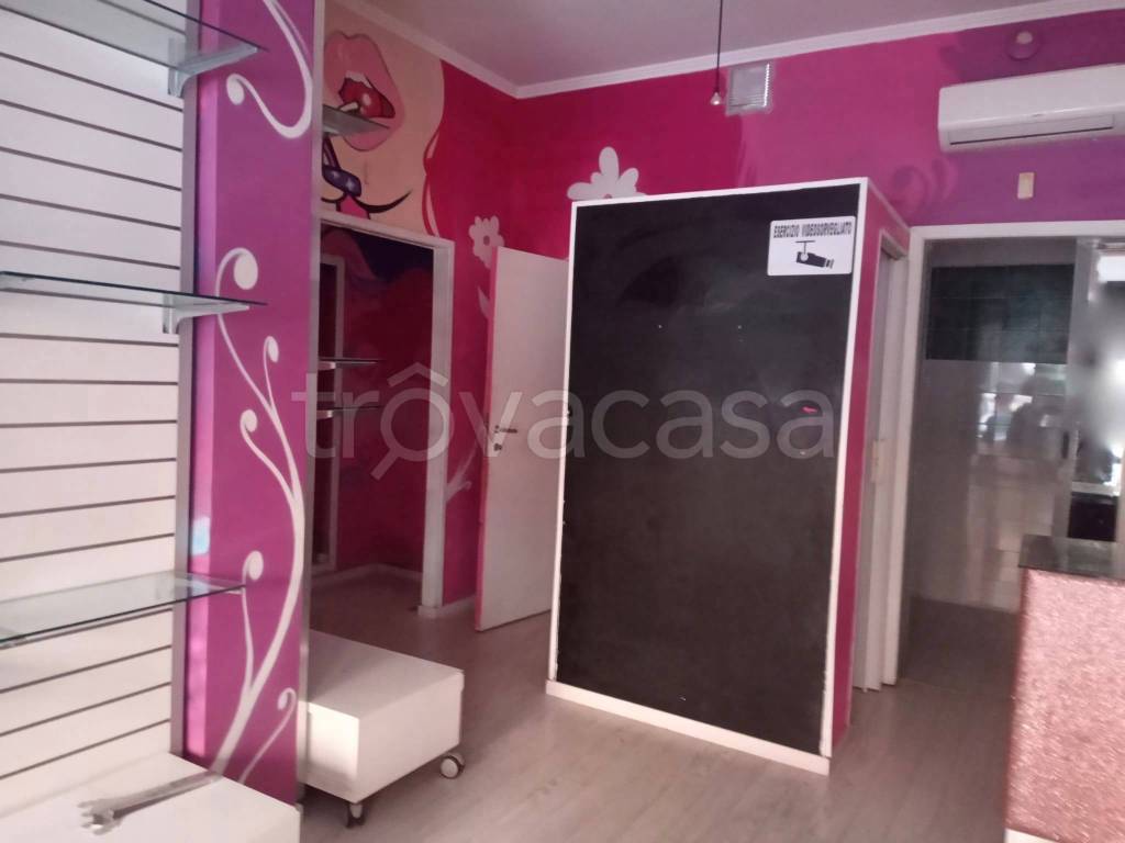 negozio in affitto a Roma in zona Ostia