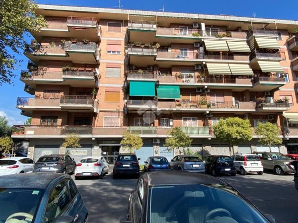 locale commerciale in affitto a Roma in zona Portuense