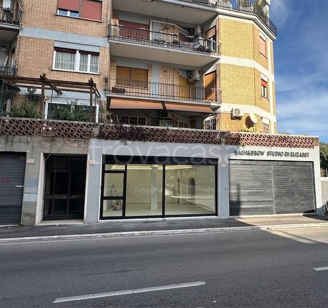 negozio in affitto a Roma in zona Pietralata