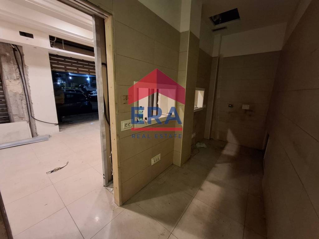 negozio in affitto a Roma in zona Appio Latino