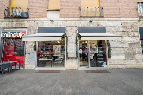 negozio in affitto a Roma in zona Cinecittà