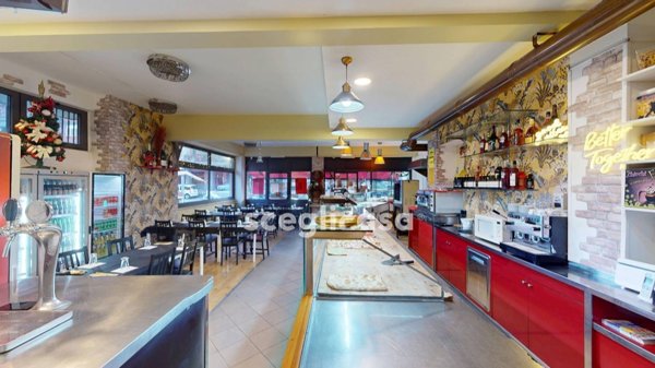 negozio in affitto a Roma in zona Appio Claudio